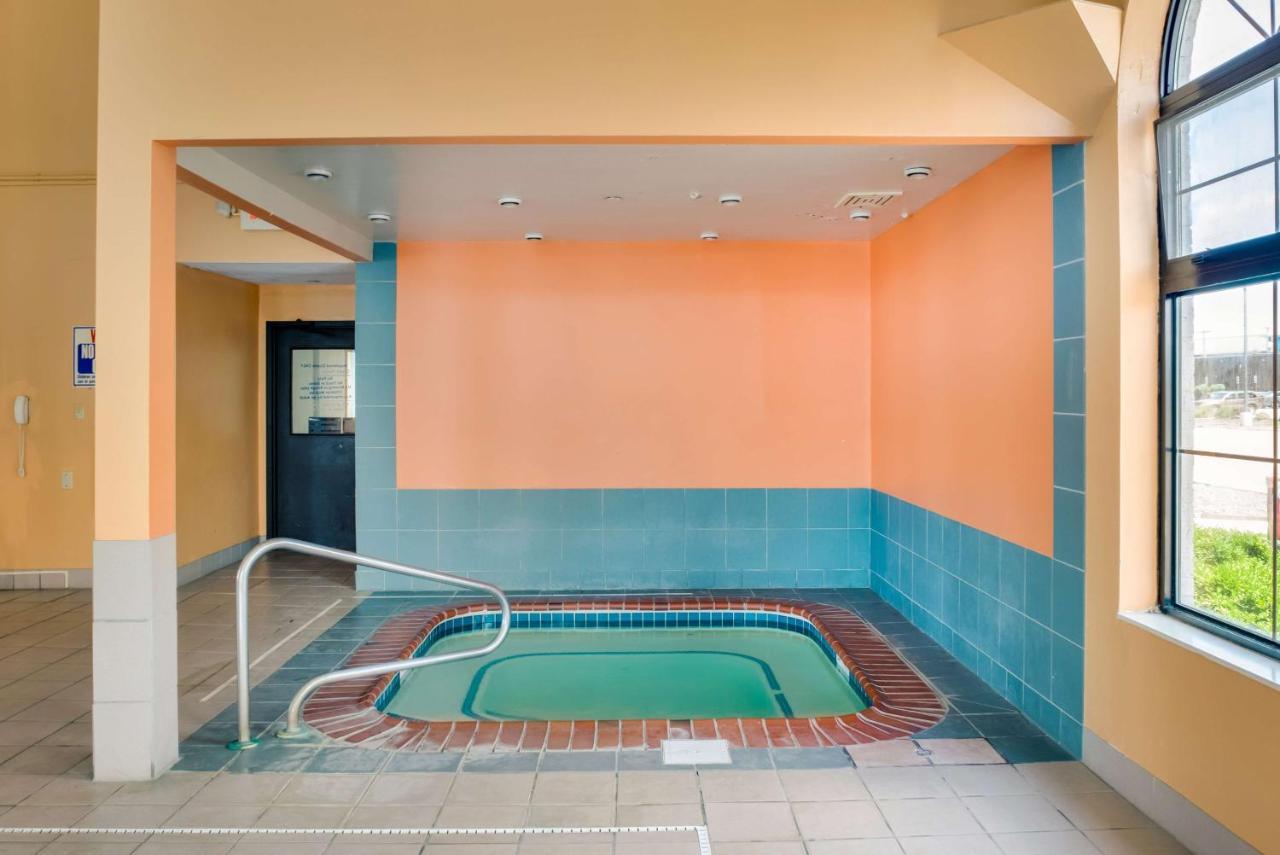 Motel 6-Richmond, In 外观 照片