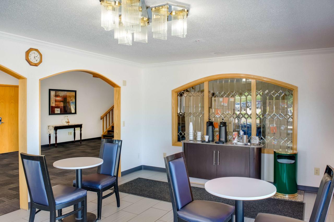 Motel 6-Richmond, In 外观 照片