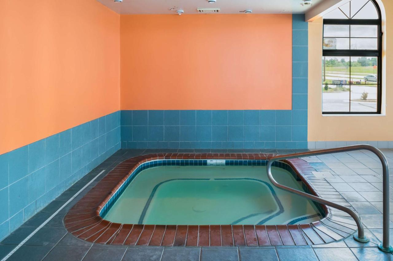 Motel 6-Richmond, In 外观 照片