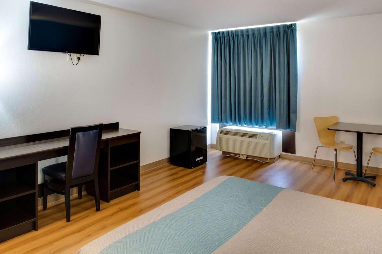 Motel 6-Richmond, In 外观 照片