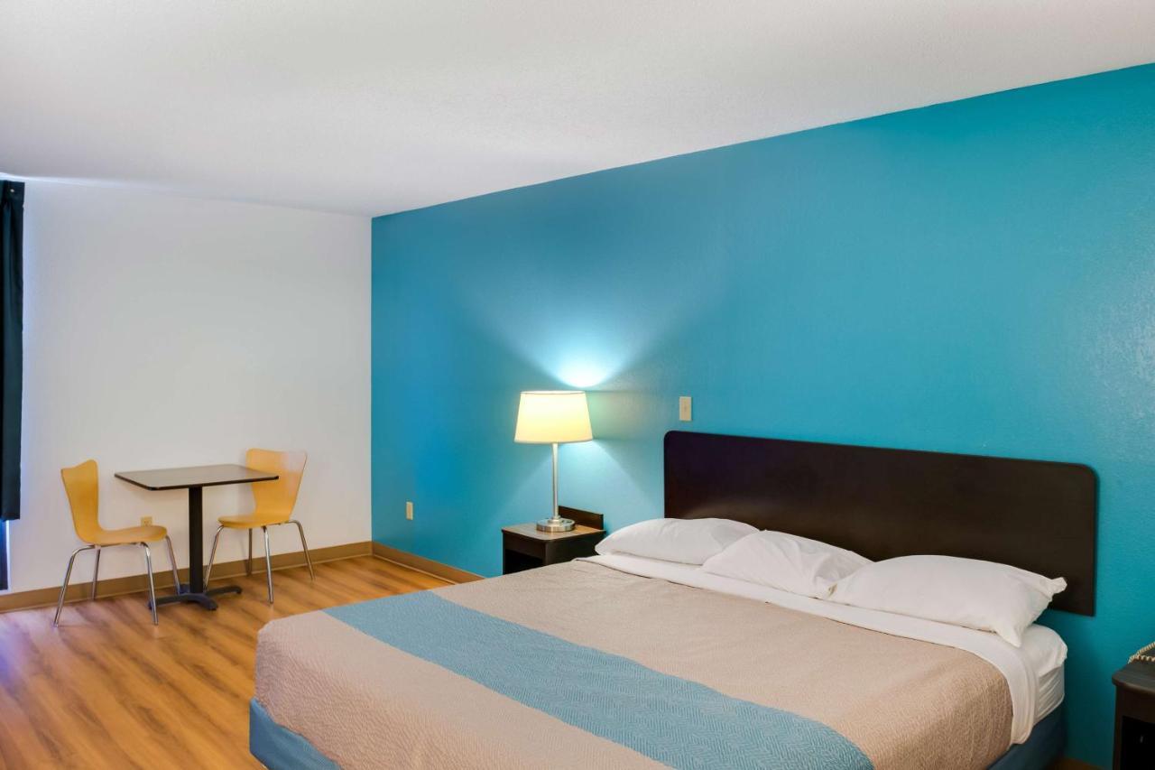 Motel 6-Richmond, In 外观 照片