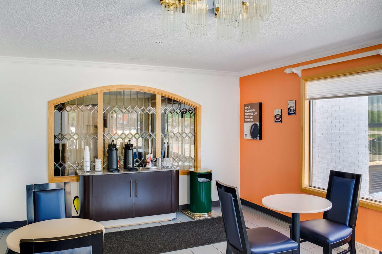Motel 6-Richmond, In 外观 照片